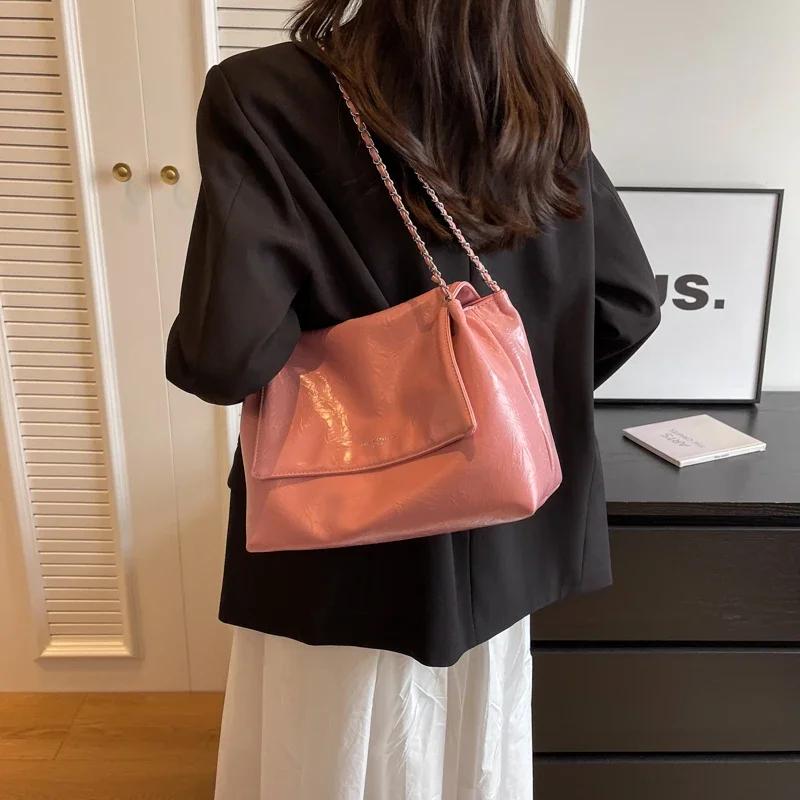 Women's Shoulder Bag with Solid Interior Compartment Soft Nylon Bag Casual Bags Fashion New Style