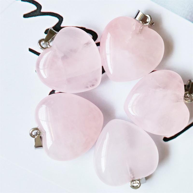 Korejský náhrdelník s přívěskem ve tvaru srdce z přírodního krystalu o velikosti 20 mm - dárek k Valentýnu