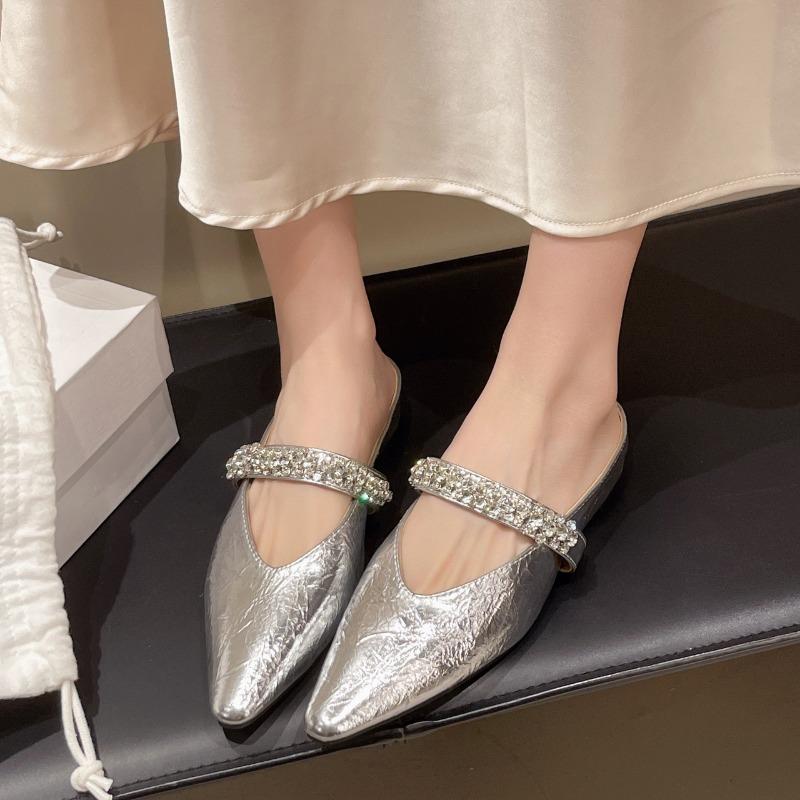Fashion Womens Slippers with Flat Heel Close Toes Rhinestone Anti Slip Versatile 2025 New Summer PU Multi Colored Flat Bottom Slippers