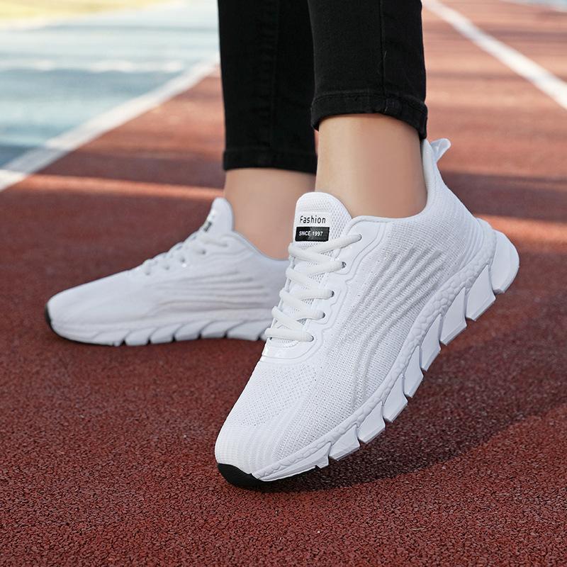 Spring and summer new fly-woven breathable running shoes casual sports shoes