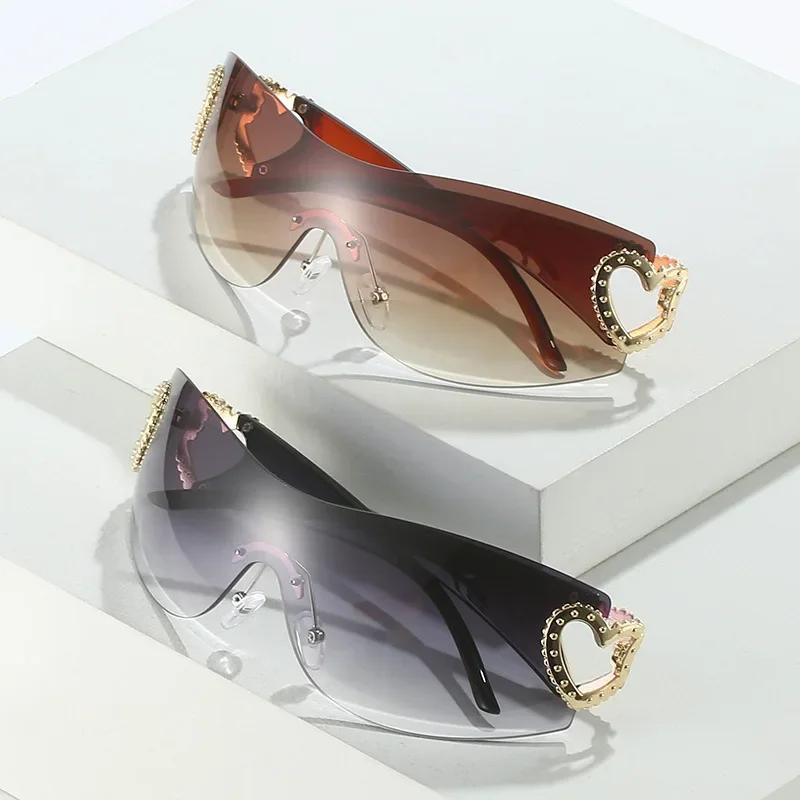 Sunscreen Sunglasses for Women High-end All-in-one Hollow-out Frameless Heart-shaped Glasses UV400 Material