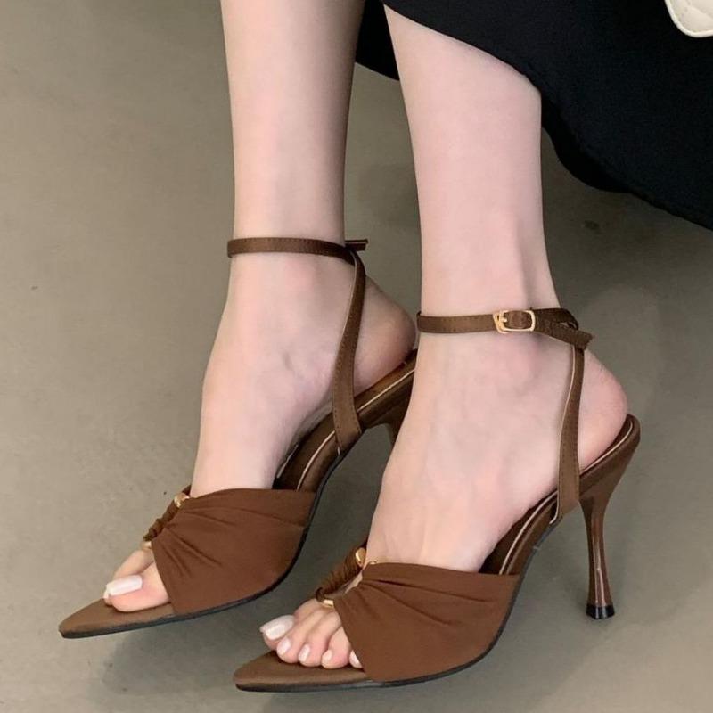 Modeontwerp Metalen Gesp Enkelband Sandalen Moderne Damesmode Zomer Hoge Hakken Sexy Puntige Neus Nachtclub Stripperschoenen Vrouwen