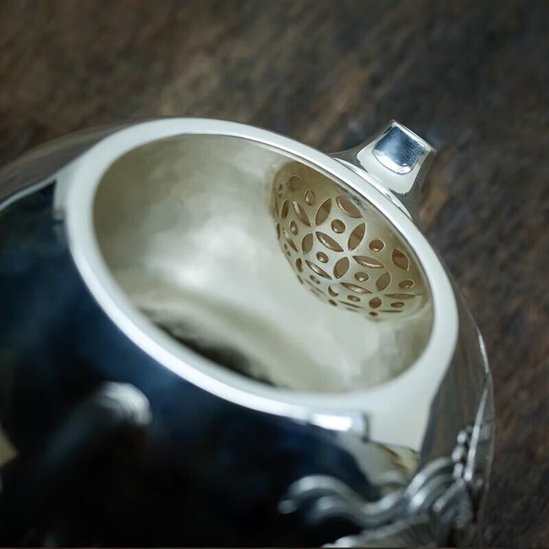 Edenus Hand-Carved Silver Teapot Gift Set