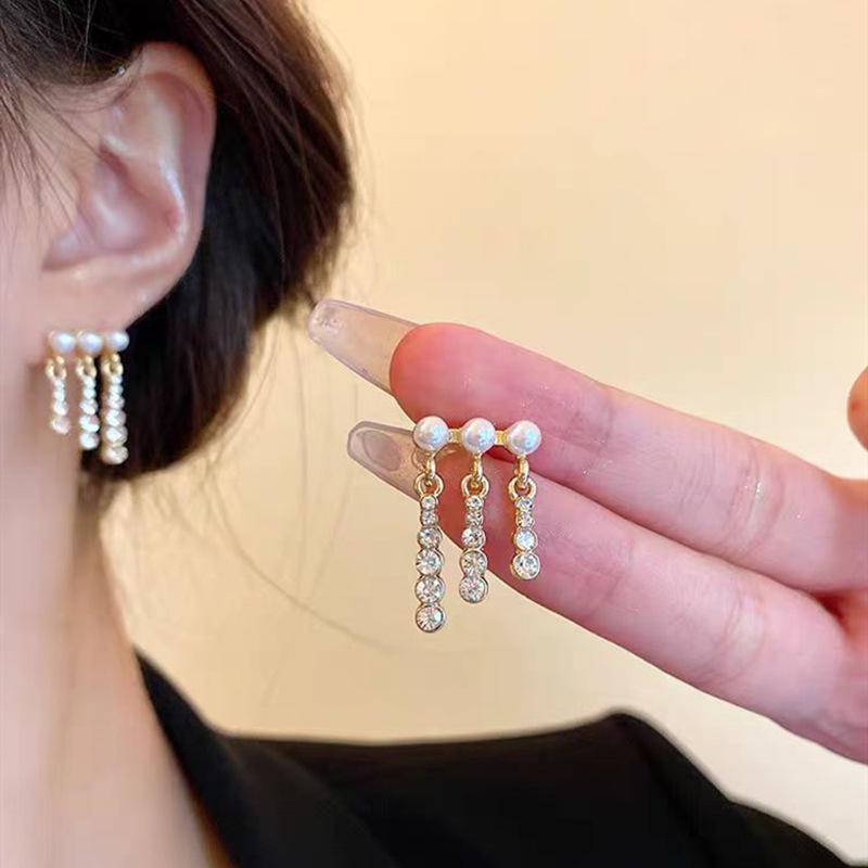 Koreanische Leichte Luxus Herz Perlen Ohrstecker: Vintage Modeschmuckperlen, 2024 Trend