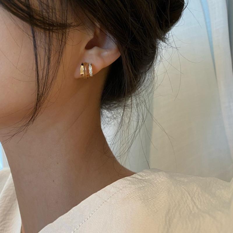 Women Elegant Niche Design Luxury Geometric Double C Circle Stud Earrings