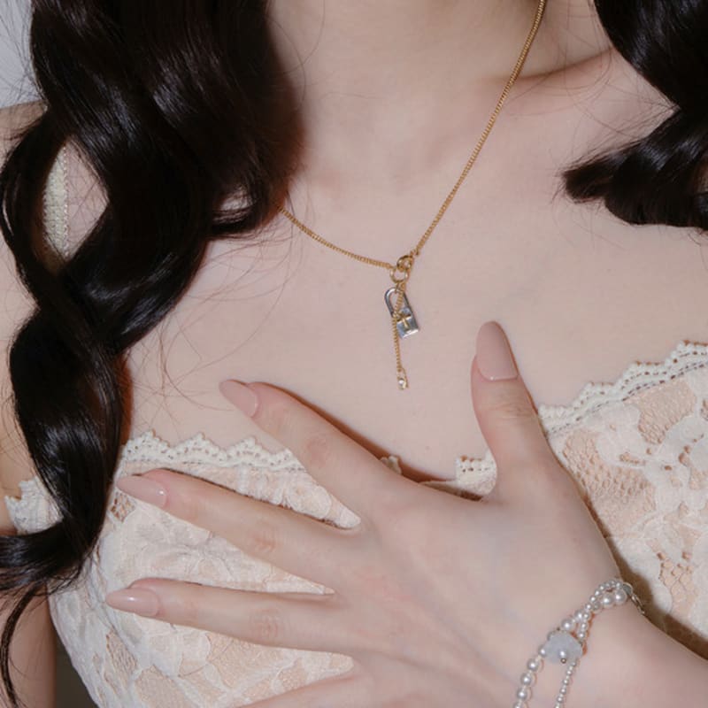 Reve silverfärgat pärlarmband med klockblomma