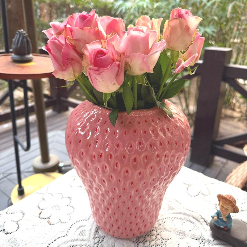 Cartoon Erdbeere Keramikvase Niedlicher Fruchttopf für Hydrokulturpflanzen Blumengesteck Heimdeko Terrariumzubehör Geschenk