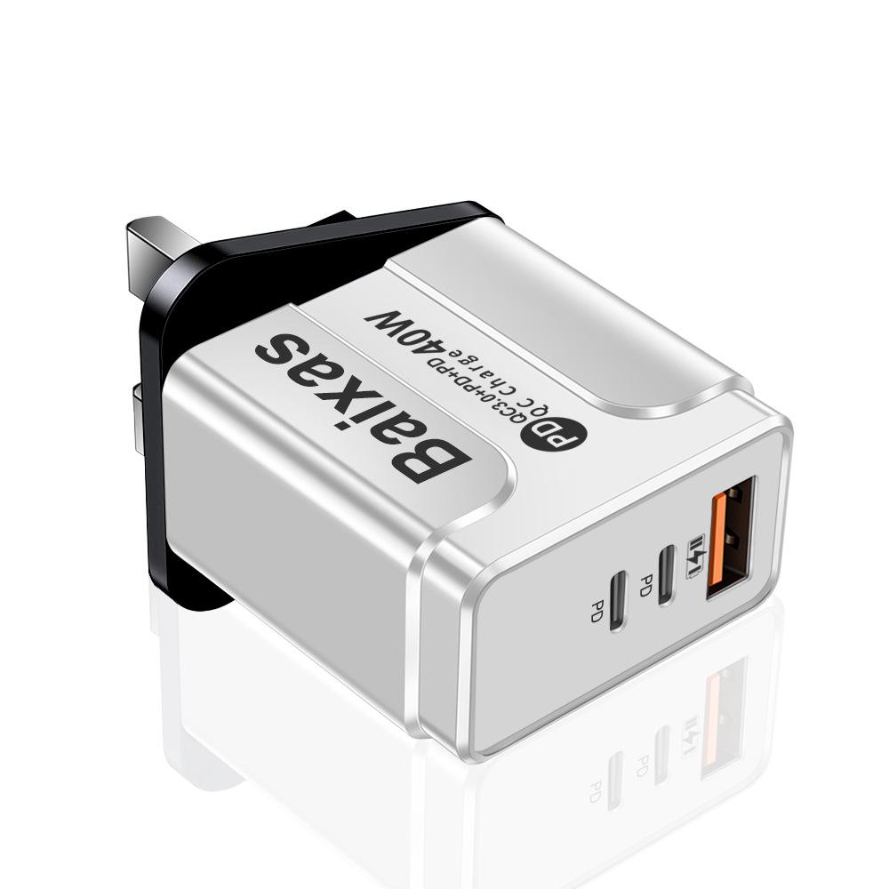 Universal Power Adapter: Compatible with UK, EU, US, AU Standards, 1 USB & 2 PD Ports.