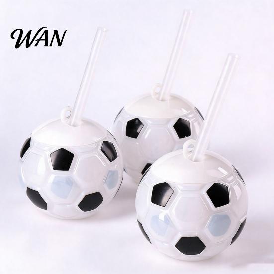 Thickened Plastic Tumbler Soccer Water Bottle with Straw, 500ml Football Shaped Cup, Leak-proof Sports Cup Drink Lid for Game Day, Fan Gift