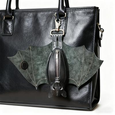 Faux Leather Bat Coin Purse Handmade Gothic Novelty Bat Coin Pouch with Wings Zippered Bat Shape Keychain Wallet for Bags Belts