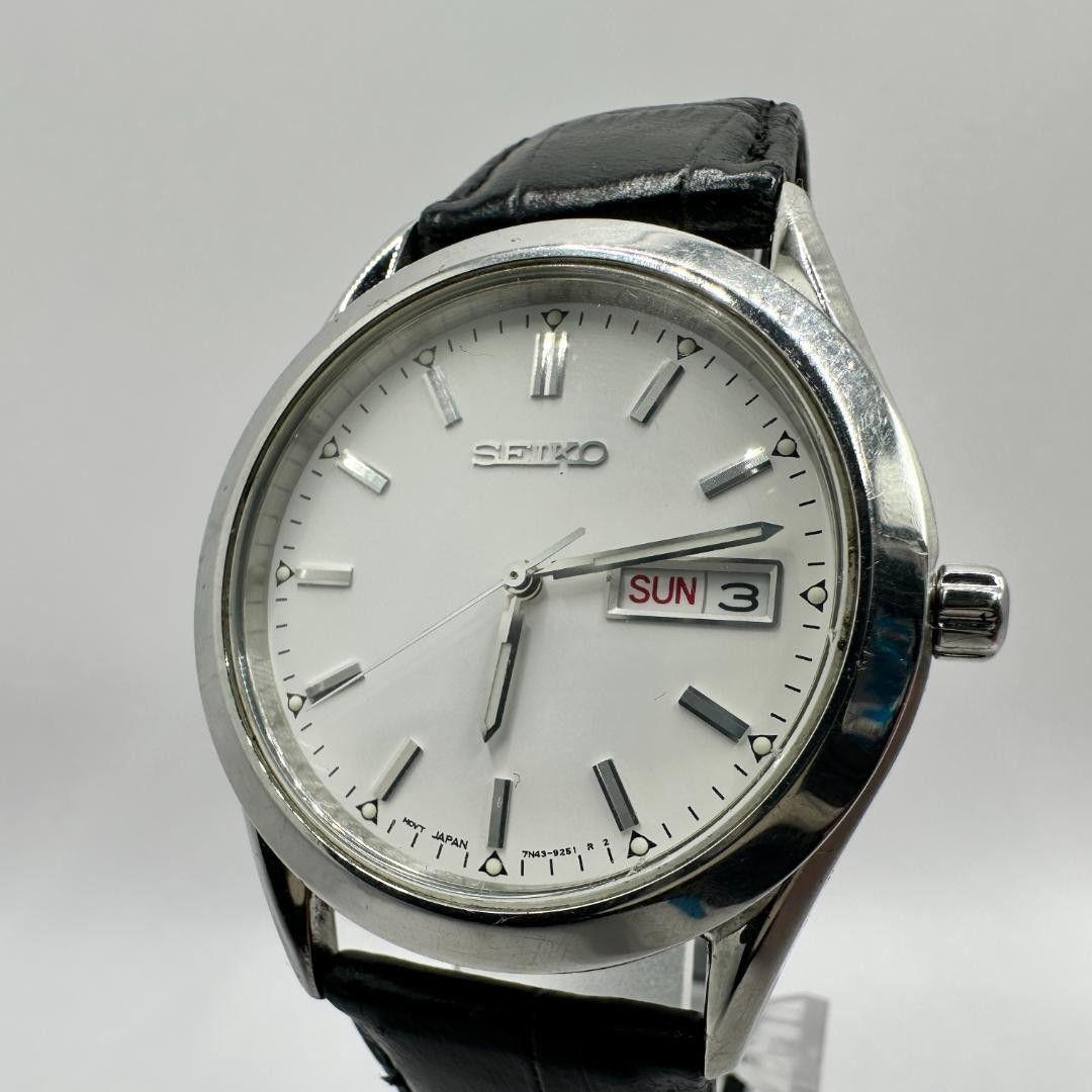 Рабочие часы SEIKO 7N43-9070 День недели Дата Круглые Кварцевые Серебристый циферблат