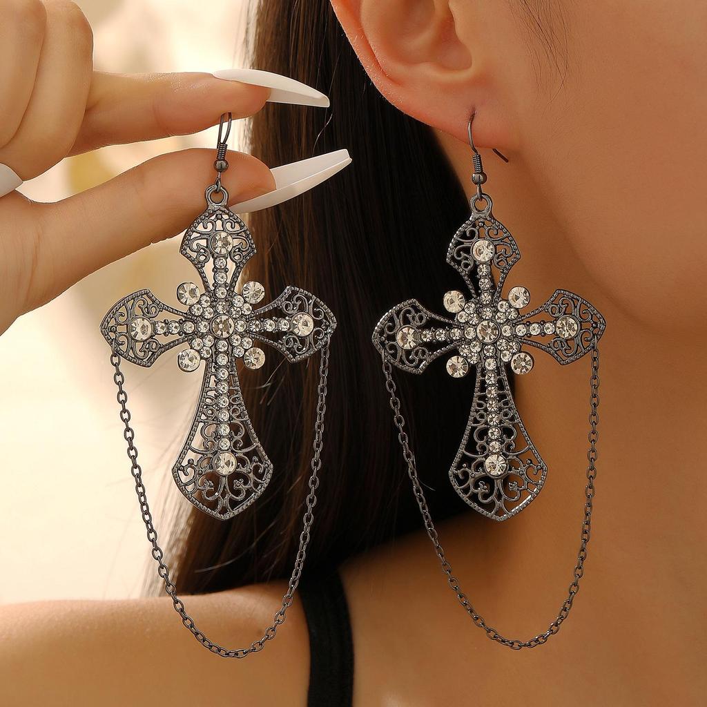 Gothic Dark Ruby Heart & Hand Drop Earrings - Creative European & American Design