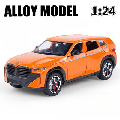 Modello di auto giocattolo pressofuso in lega BMW XM SUV in scala 1/24, simulazione di veicoli fuoristrada con suono, luce, spray, collezione di giocattoli per bambini, regali