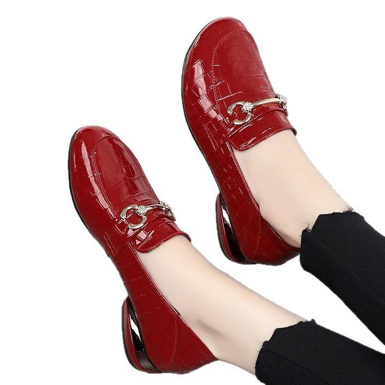 Patent Leather Loafers Spring 2025 New Low-heeled Small Leather Shoes Women's Soft-soled Soft-faced Flat-soled Single Shoes Popular Women's Shoes