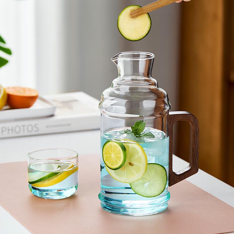 Mesini Borosilicate Glass Pitcher with Wooden Handle