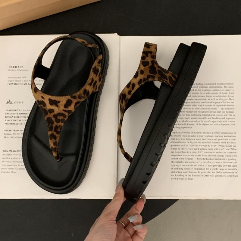 Retro Fashion Simple Versatile Outer Wear Flip-flops Women's Summer New Thin and Heightened Muffin Thick Bottom Cool Slippers