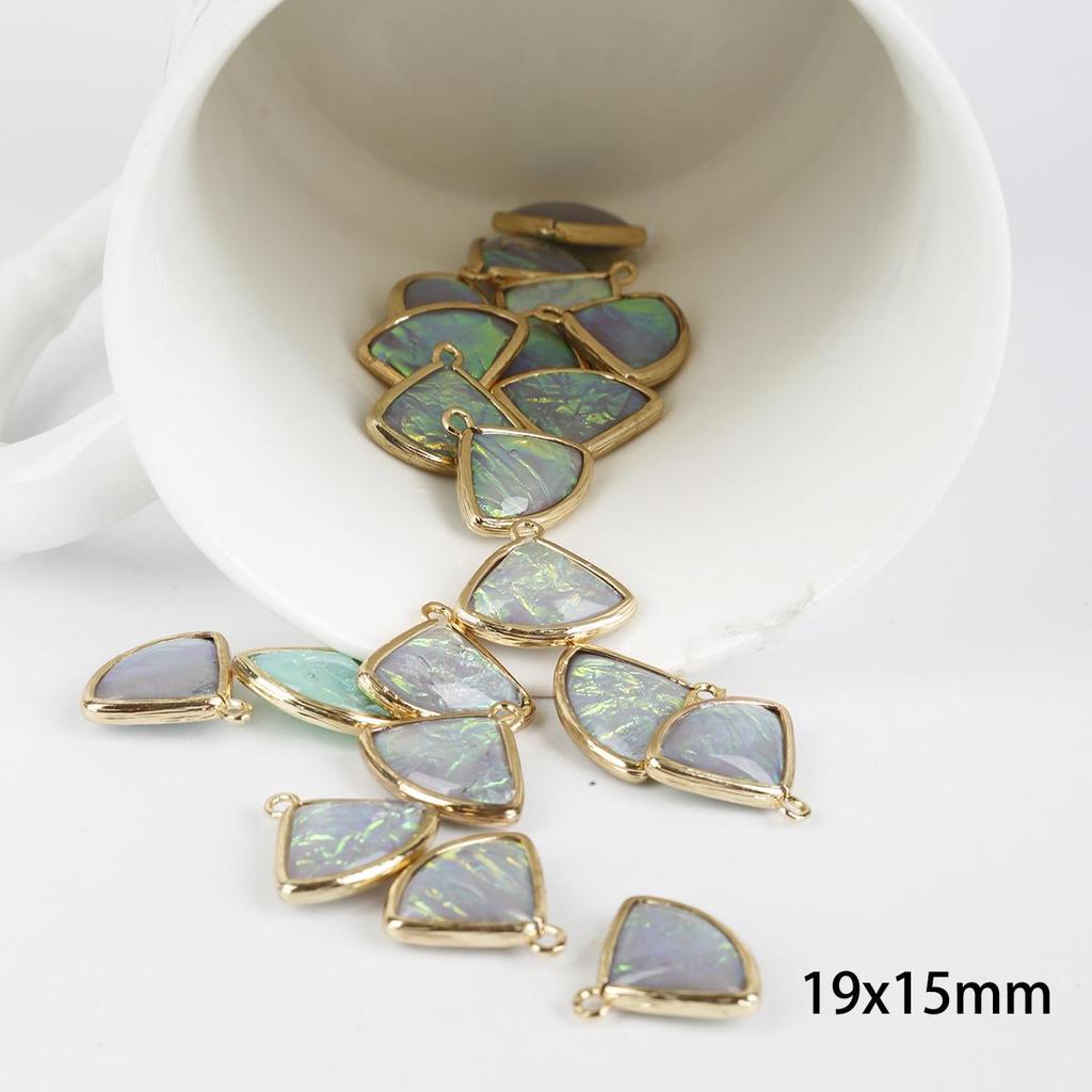 2 szt. Modny Sektorowy Kształt Miedź Oprawiona Podwójnie Jasna Żywica Amulet Wisiorek do Tworzenia Biżuterii