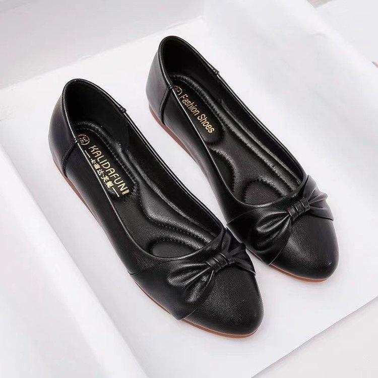2025 autumn new fashion single shoes women's soft-soled soft leather Doudou shoes versatile shallow mouth mother shoes non-slip flat shoes