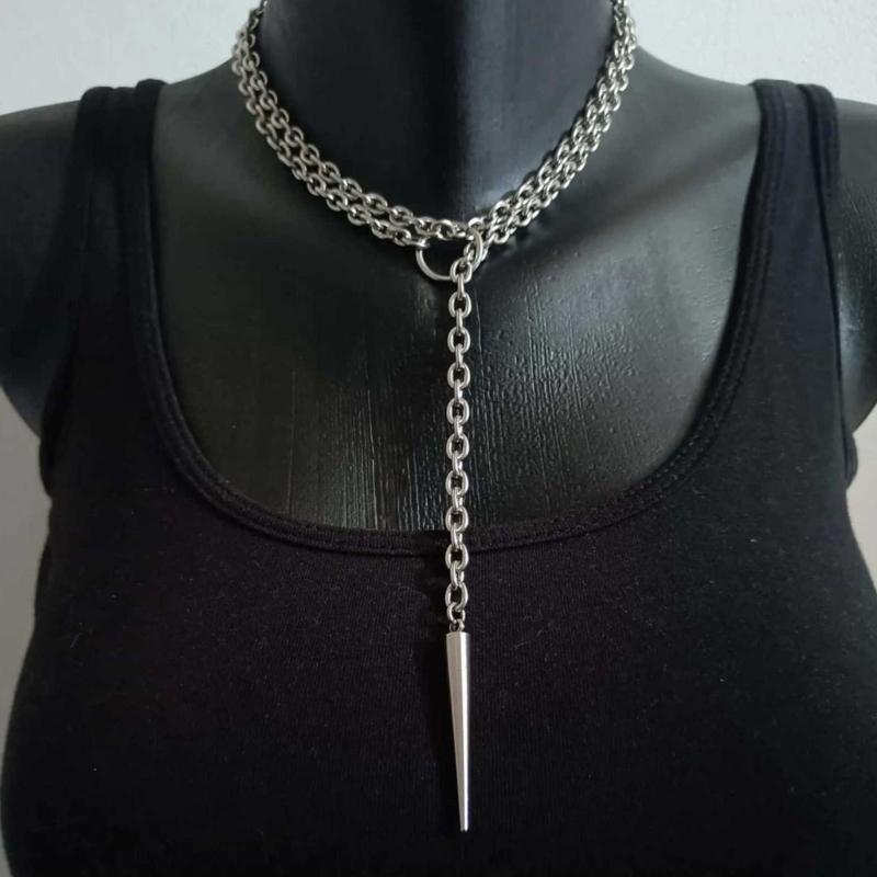 Gothic Bat Pendant Neckchain Open O Ring Chain Necklace Dark Alloy Neck Jewellery Piece For Bold Mysterious Style