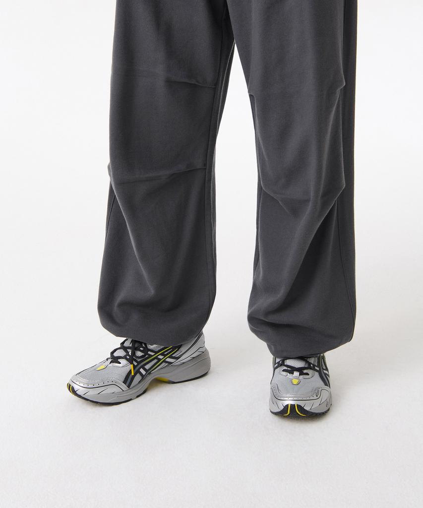 MUSINSA STANDARD Parachute Sweatpants [Dark Gray]