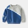 Maglione in pile per ragazzi con colori a blocchi blu e grigi, casual, alla moda, moda coreana, a maniche lunghe, felpa in pile di cotone per bambini
