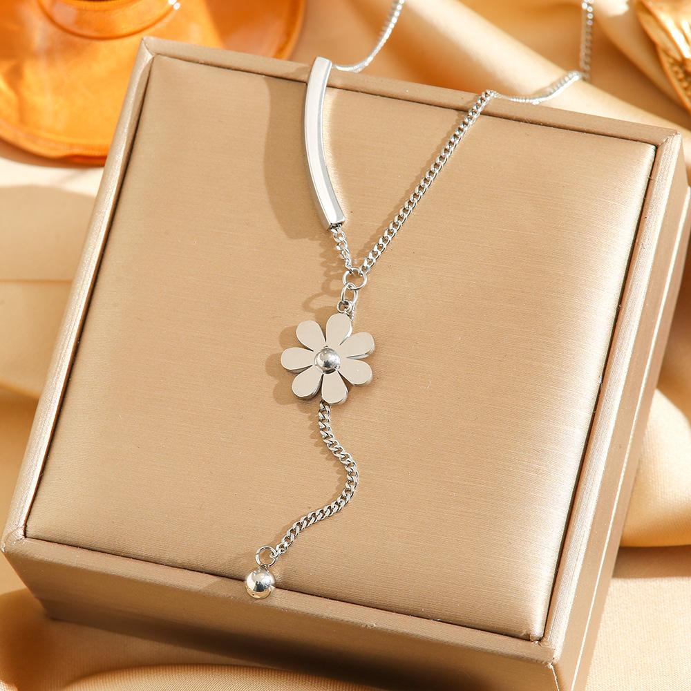 Japan and South Korea Simple Popular Wind Titanium Steel Necklace Female Niche Exquisite Internet Celebrity Zircon Clavicle Chain High-end Jewelry