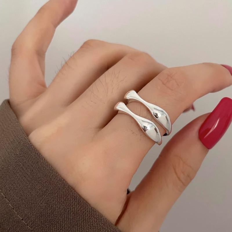 

Unique And Trendy Double Band Ring For Women With Geometric Style In Copper Material
