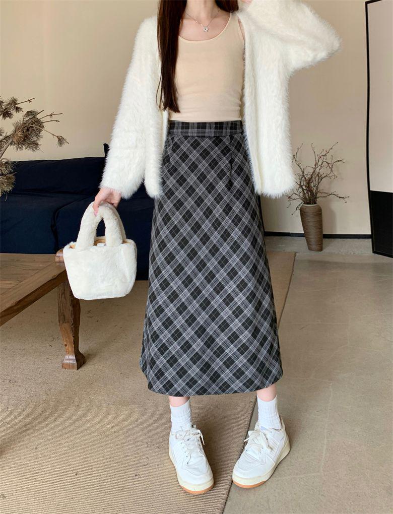 Retro Plaid Maillard Women's Slimming Velvet A-Line Skirt - Elegant Autumn/Winter Bodycon Style