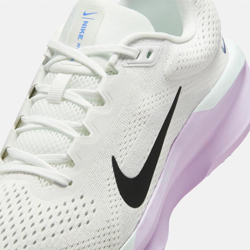 Nike Women's Air Winflo 11 Running Shoes