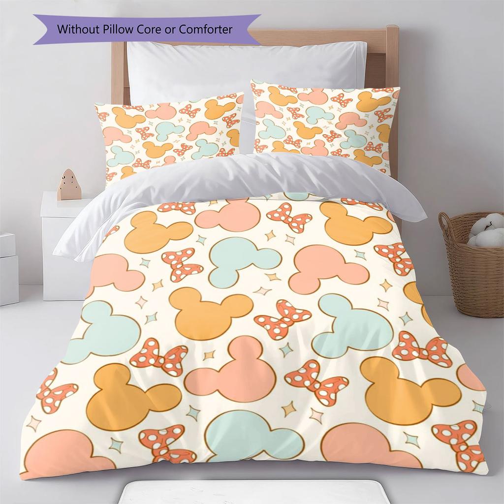 A Soft, Creamy Mickey & Minnie Print Bedding Set – The Perfect Choice for Decorating A Child's Bedroom. Comfortable and Warm.