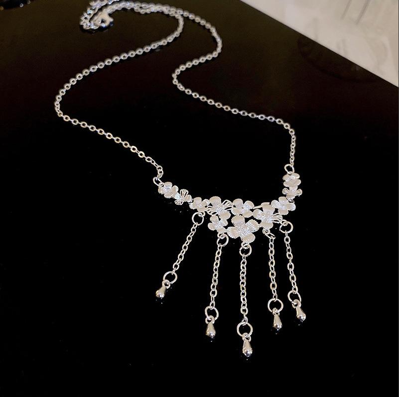 Baroque Water Drop Pearl Fringe Necklace Temperament Collarbone Chain French Retro Necklace Women