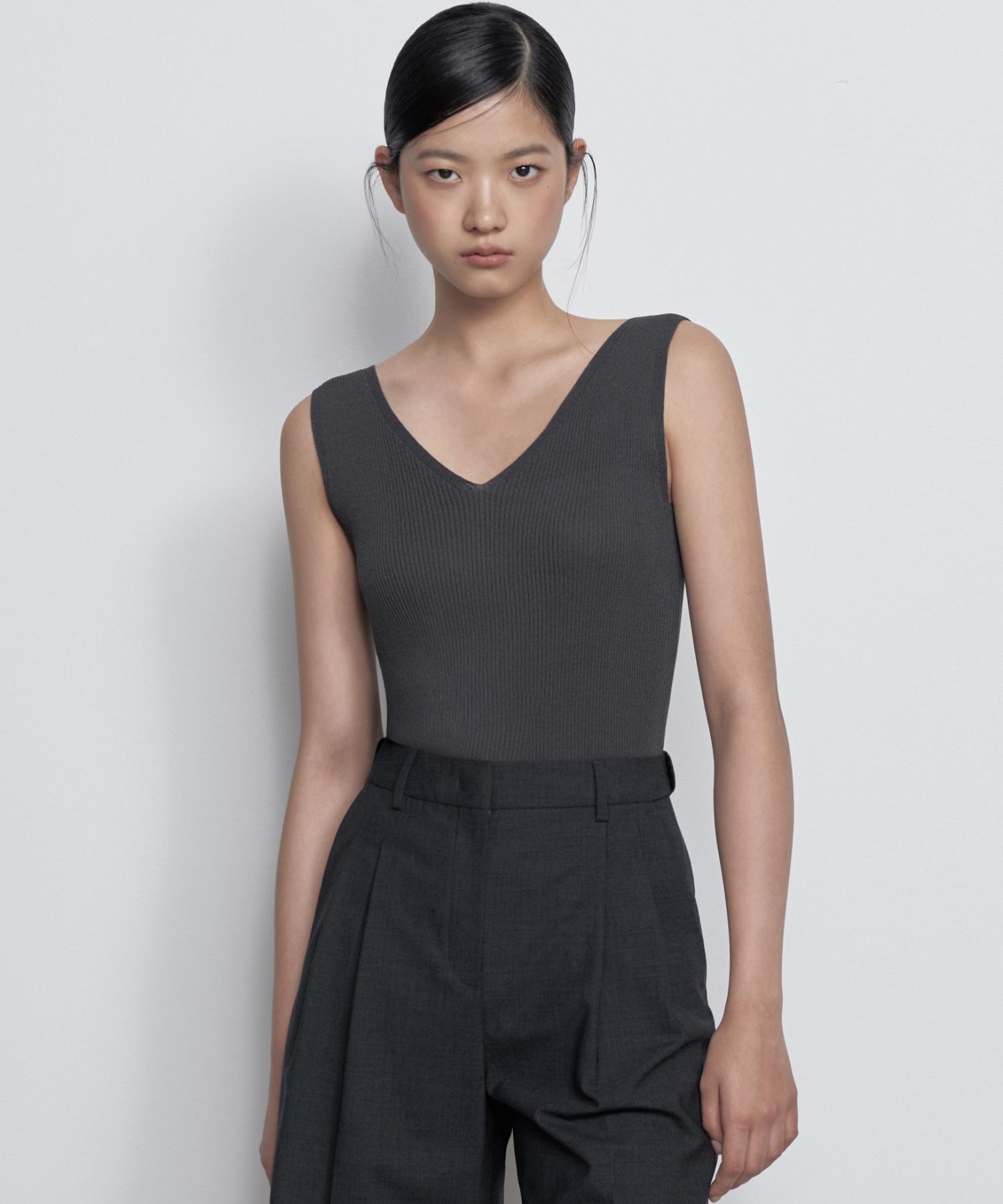 Musinsa Standard Woman Women S Ribbed V-Neck Knit Sleeveless Top [Dark Grey] Dark Gray/L