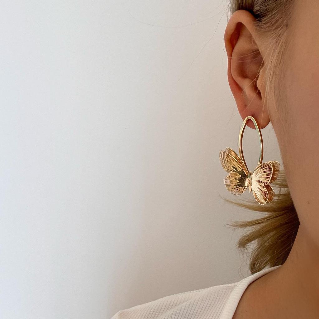 Elegant Gold Butterfly Earrings for Women: Versatile, Stylish Ear Jewelry with a Unique Design