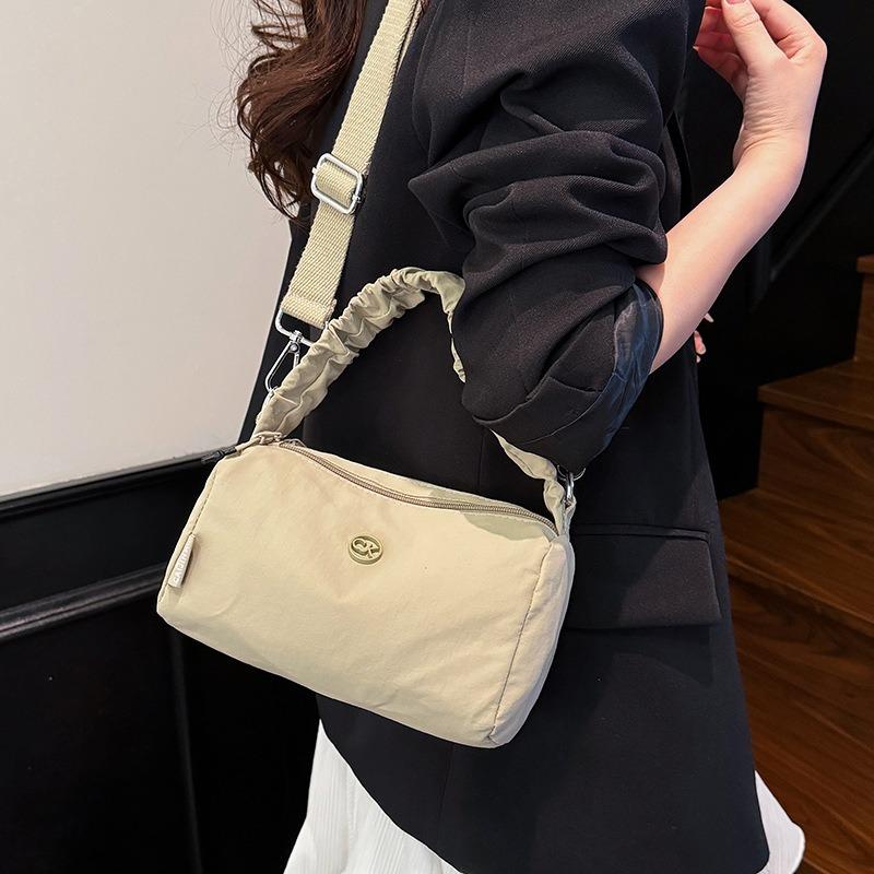 Niche portable pillow bag women's shoulder bag multi-layer nylon bag leisure sports messenger bag