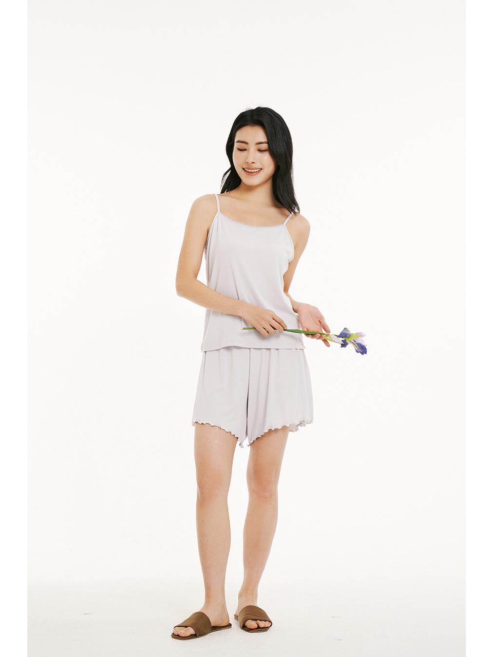 

2026 Spring/Summer Women s Modal Camisole Tank Top - Versatile High-End Base Layer with Beautiful Back Design One Size