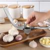 2 in 1 Garlic Press Rust-proof Garlic Squeezer Practical Garlic Masher  Olive