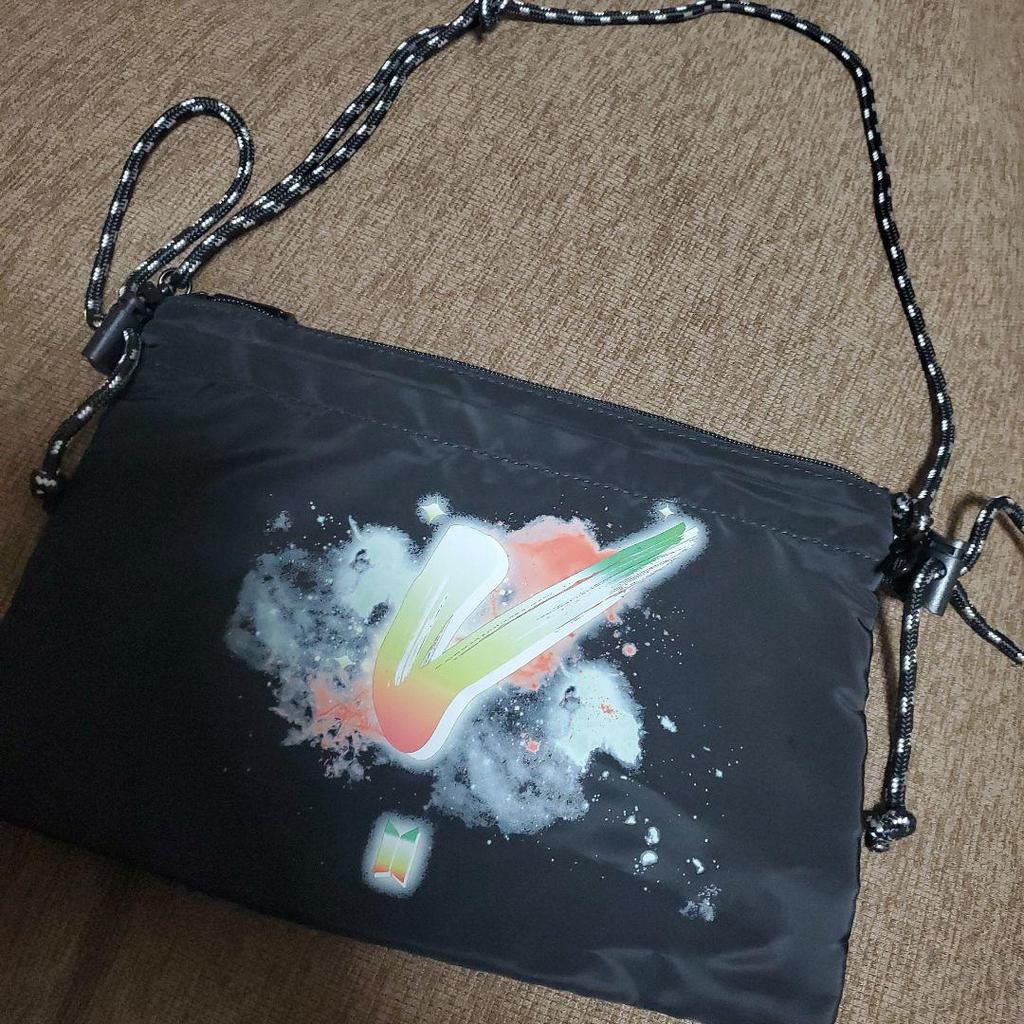 [USED] BTS Official V Taehyung Sacoche Pouch