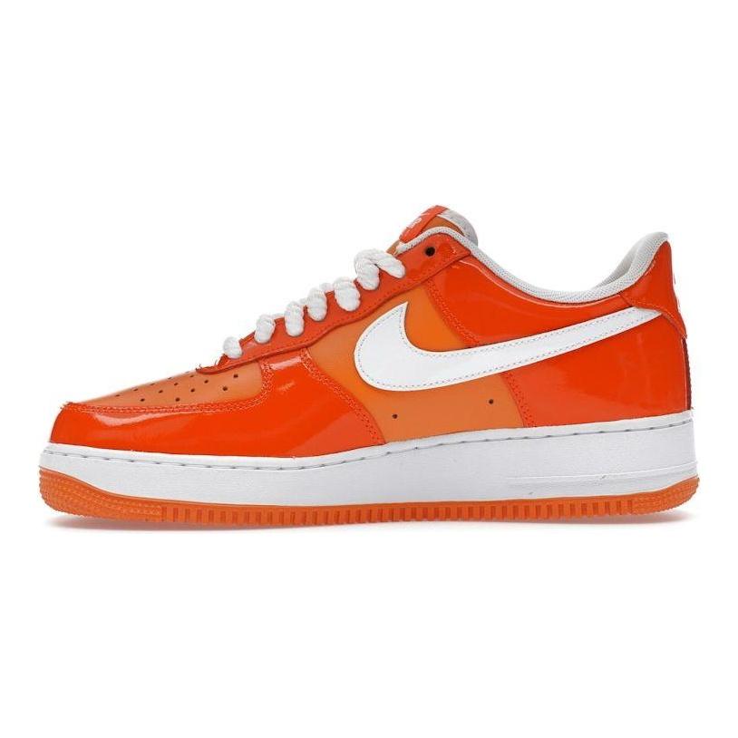 Nike נעלי ספורט לגברים Air Force 1 07 LV8 Safety Orange Patent - כתום-בטיחות, כתום-ספורט, לבן HV9405-800