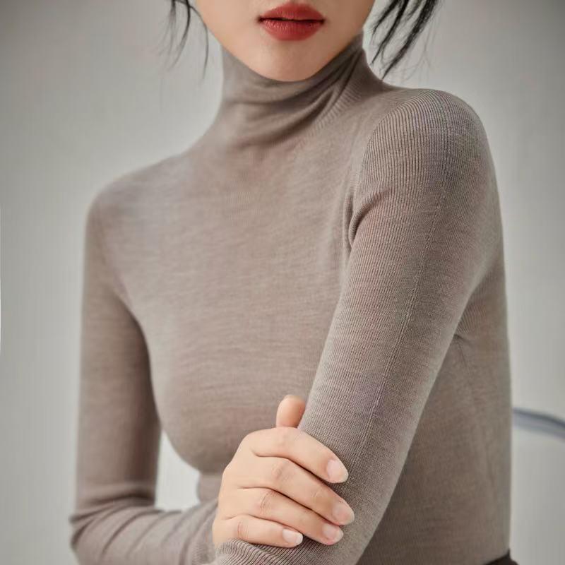 Women's 100% Fine Wool Turtleneck Sweater - Seamless, Machine Washable, Slim Fit for Autumn & Winter