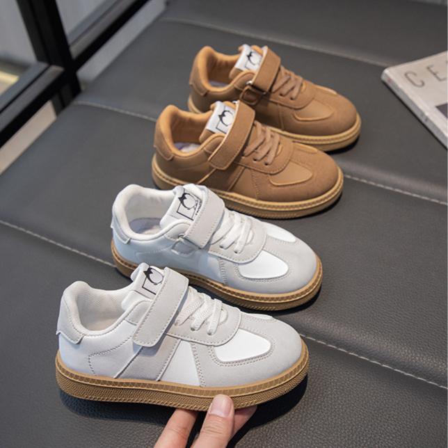 Kindersportschuhe im Klettverschluss-Stil, bequeme Board-Schuhe mit flachem Boden, Jungen-Outdoor-Freizeit, Mädchen-Alltags-vielseitig