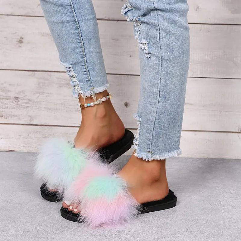 Fashion New Women Slippers 2025 Summer Slip on Flat Sandals Luxury Casual Lightweight Shoes Trend Beach Roman Slippers Home Slides Women