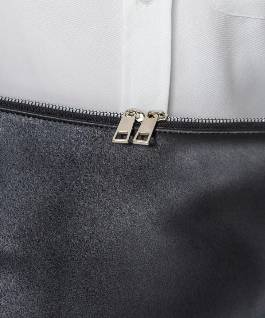 Umbrella On The Go Signature City Stage Leather Crossbody Bag