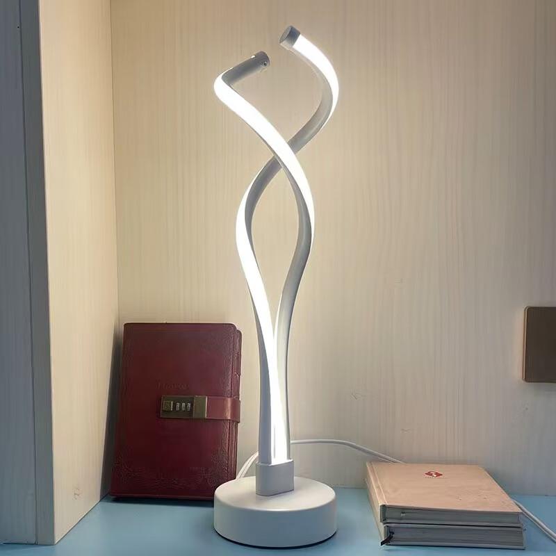 Современная декоративная настольная лампа