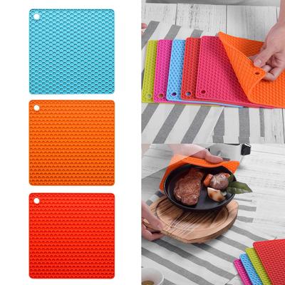Practical Silicone Holder Mat Kitchen Heat Non-slip Resistant Trivet Pot Tray Straightener