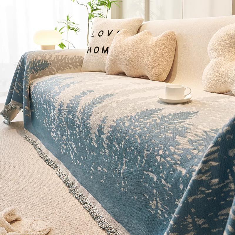 Small Forest Printed Sofa Towel with Tassels Soft Chenille Anti-Wear Couch Slipcover Multi Purpose Knee Blanket for All Seasons