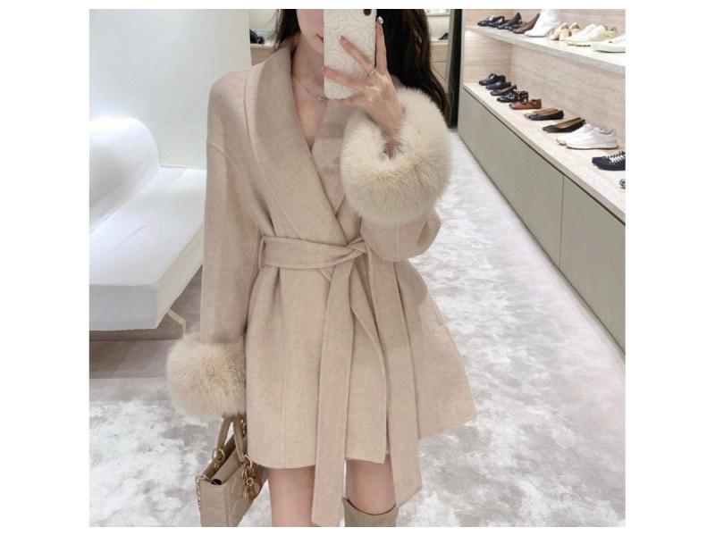 Women's Autumn Wool Coat with Furry Sleeves and Noble Collar