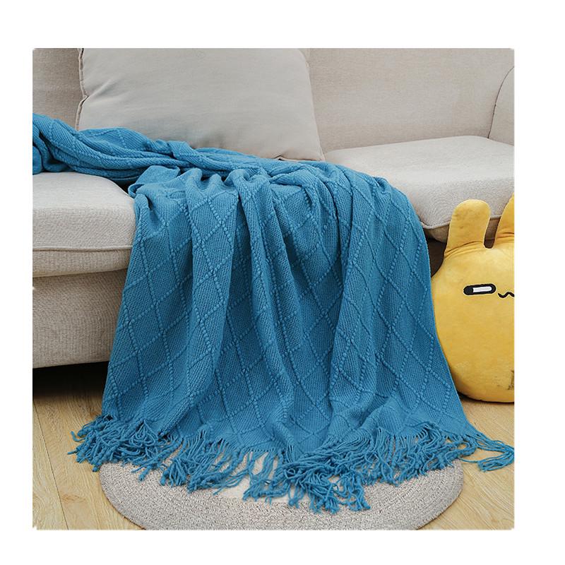 Strickdecke mit Quasten im nordischen Stil - Sofa, Bett oder Nickerchengebrauch