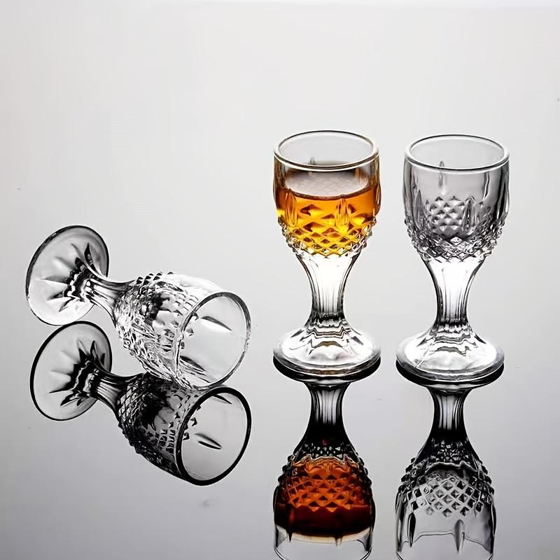 Small glass cup set suitable for Scotch whiskey, bourbon, tequila, brandy, vodka, and Christmas-themed outdoor swimming pools, beach trips, camping,