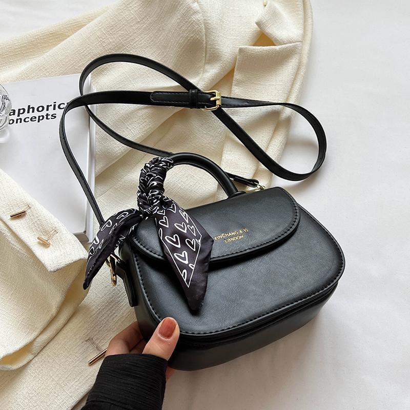 

Женская сумка через плечо с шарфами, декором, контрастным цветным клапаном, женская маленькая сумочка, корейская модная тенденция, женская сумка через плечо, новая