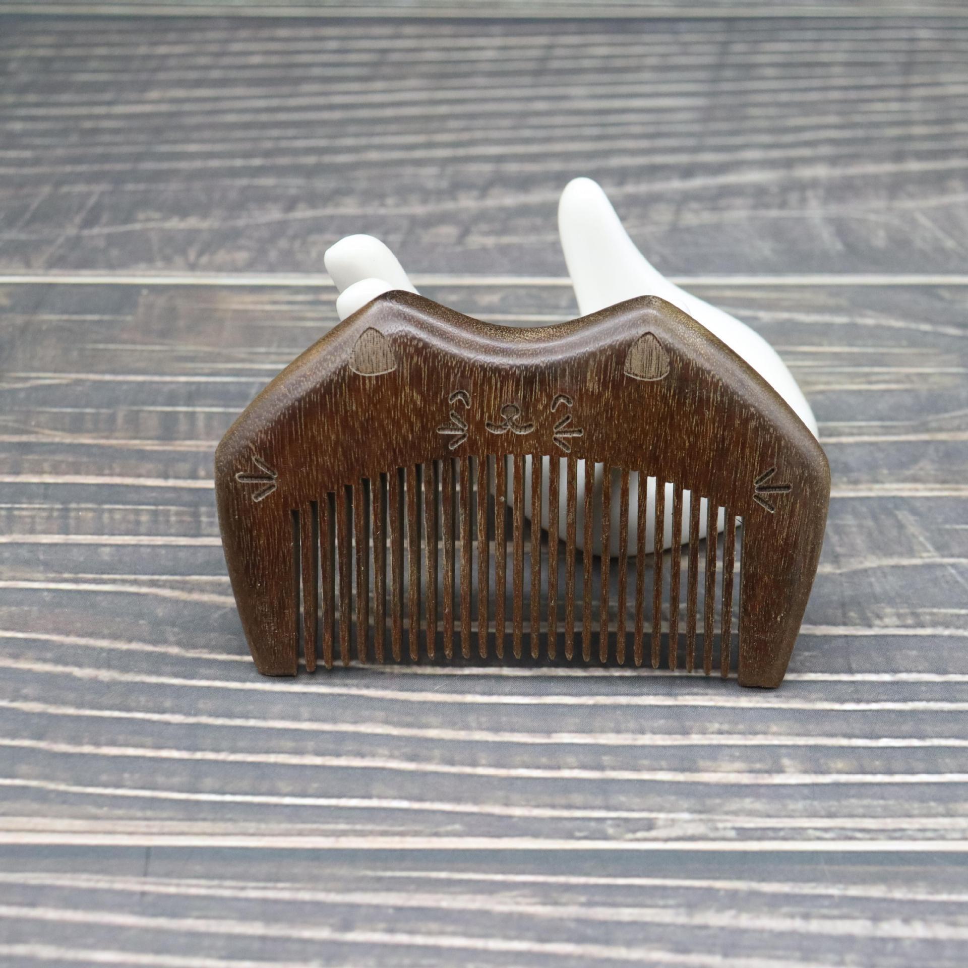 

Гребень из золотого сандала с длинной ручкой для мужчин и женщин – резной дизайн, идеально подходит для длинных волос и массажа.